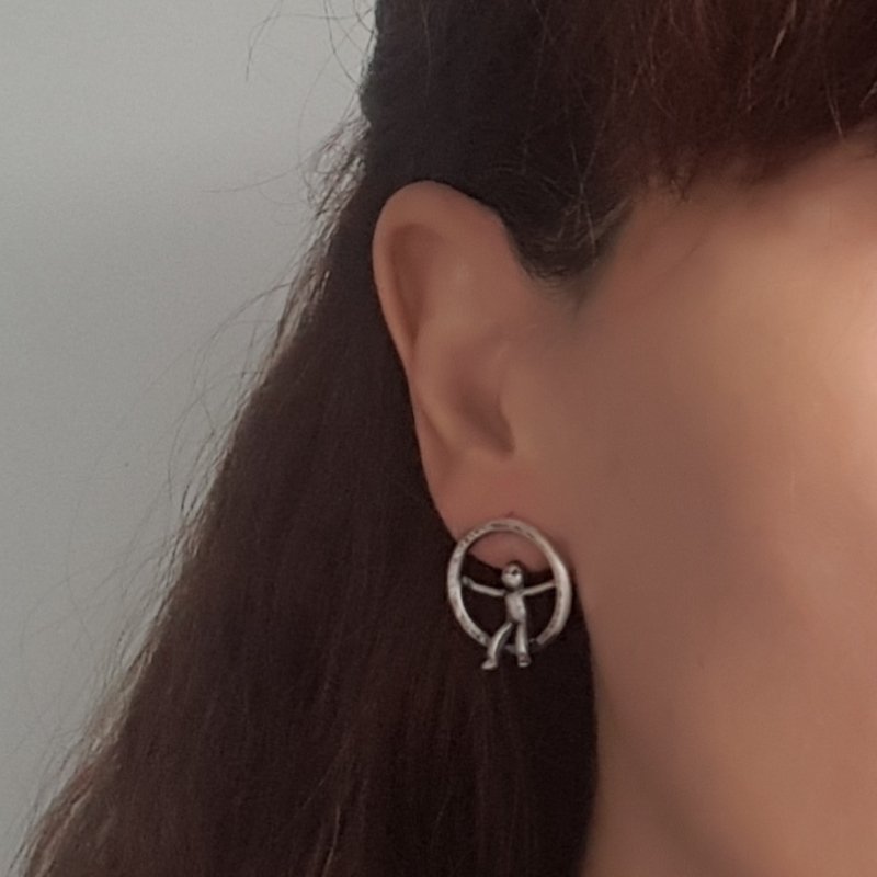 Small Little Men Hammered Ring Earrings